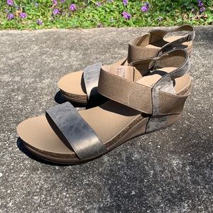 Corkys Wedge Sandals Brandy Platform Cork Tan Gold Leather sandals  - Size 10